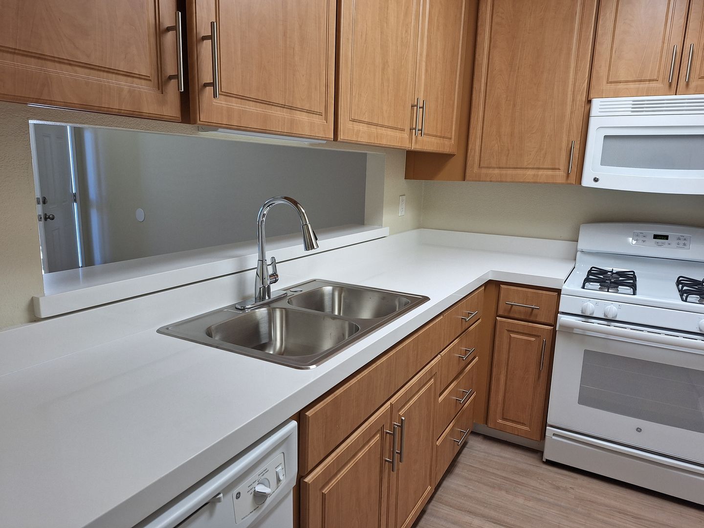 Marina Apartment: 3094 Lake Drive