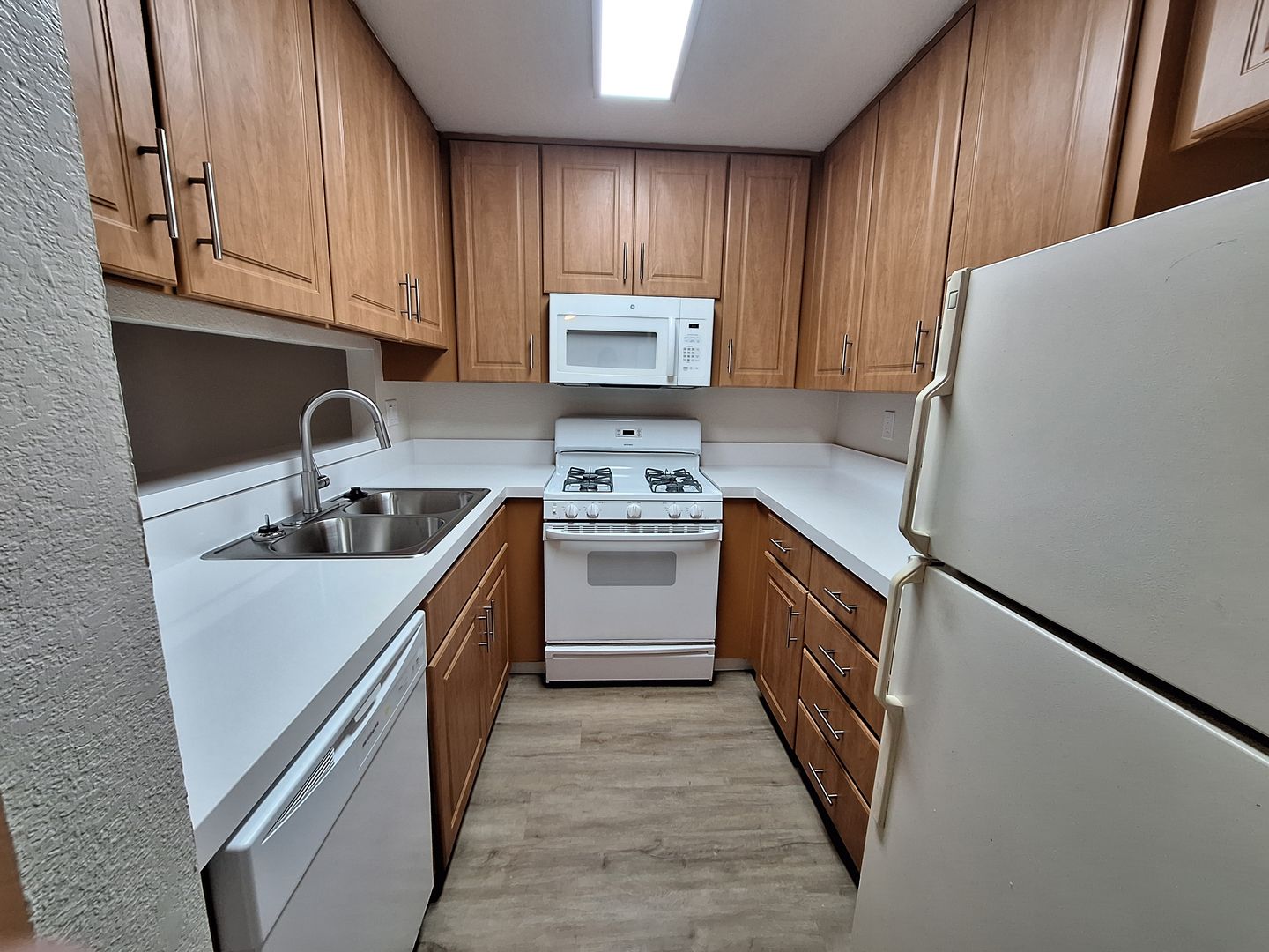 Marina Apartment: 3094 Lake Drive