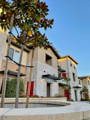 Spacious 2 Bedroom with Balcony – photo 1