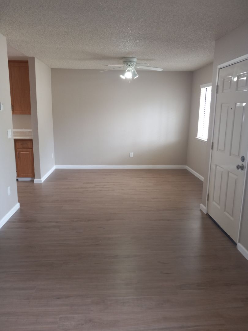 Marina Apartment: 3094 Lake Drive