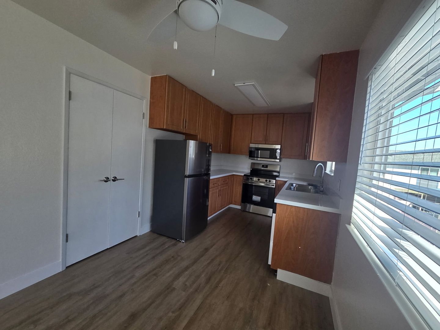 Marina Apartment: 3122 Crescent Avenue