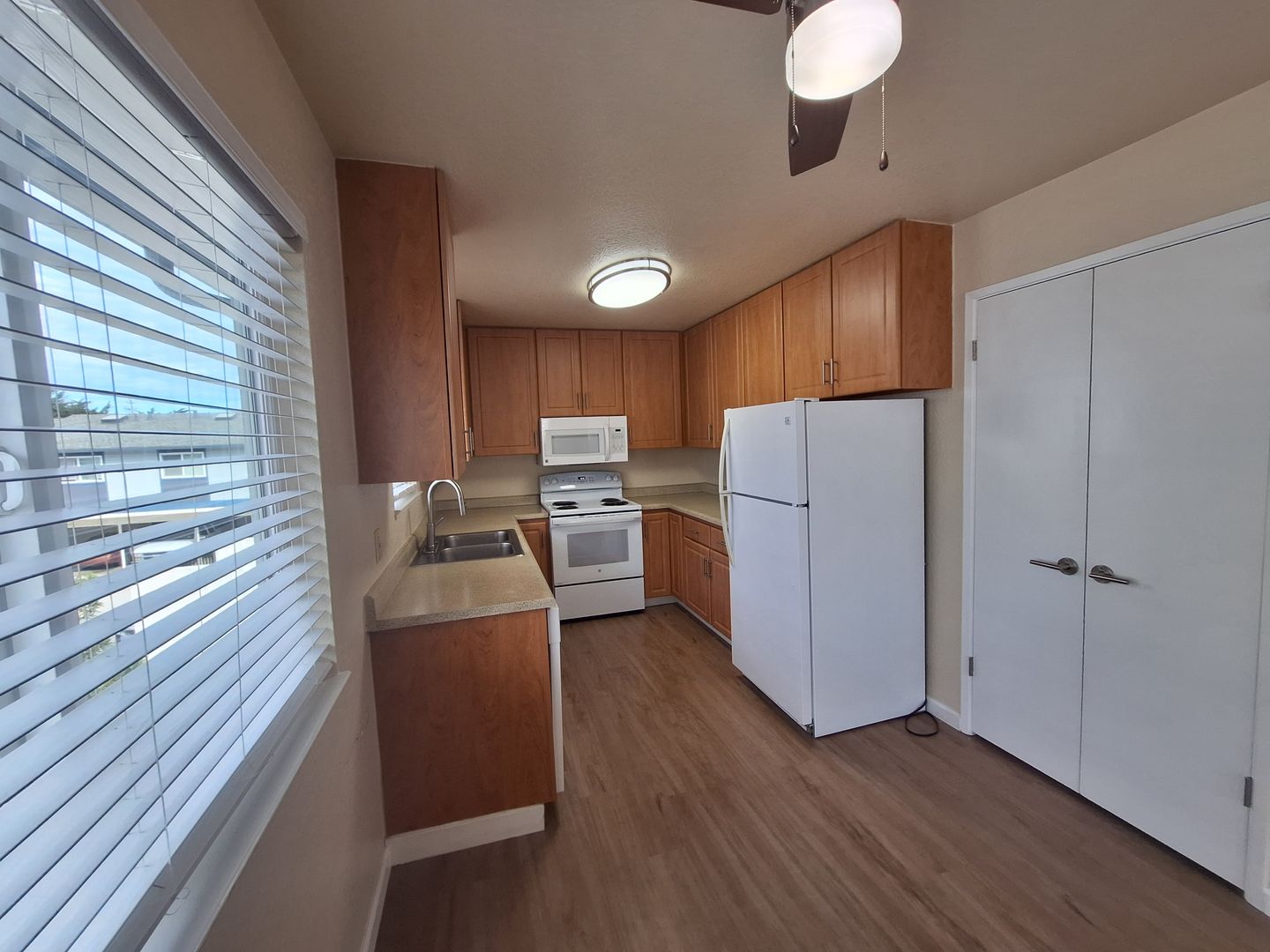 Marina Apartment: 3122 Crescent Avenue