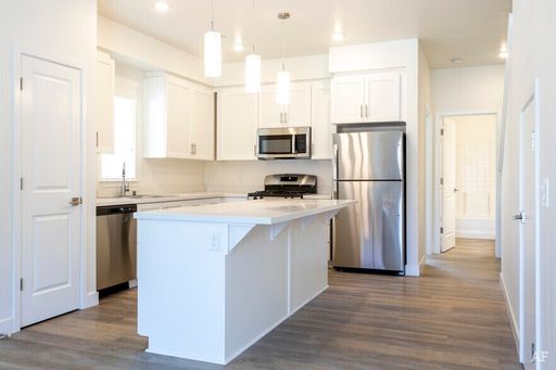 Three Bedroom + Flex space and kitchen island – photo 1