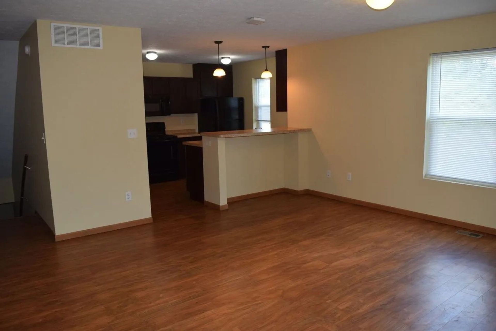 Terre Haute Apartment: 859 N 8th St