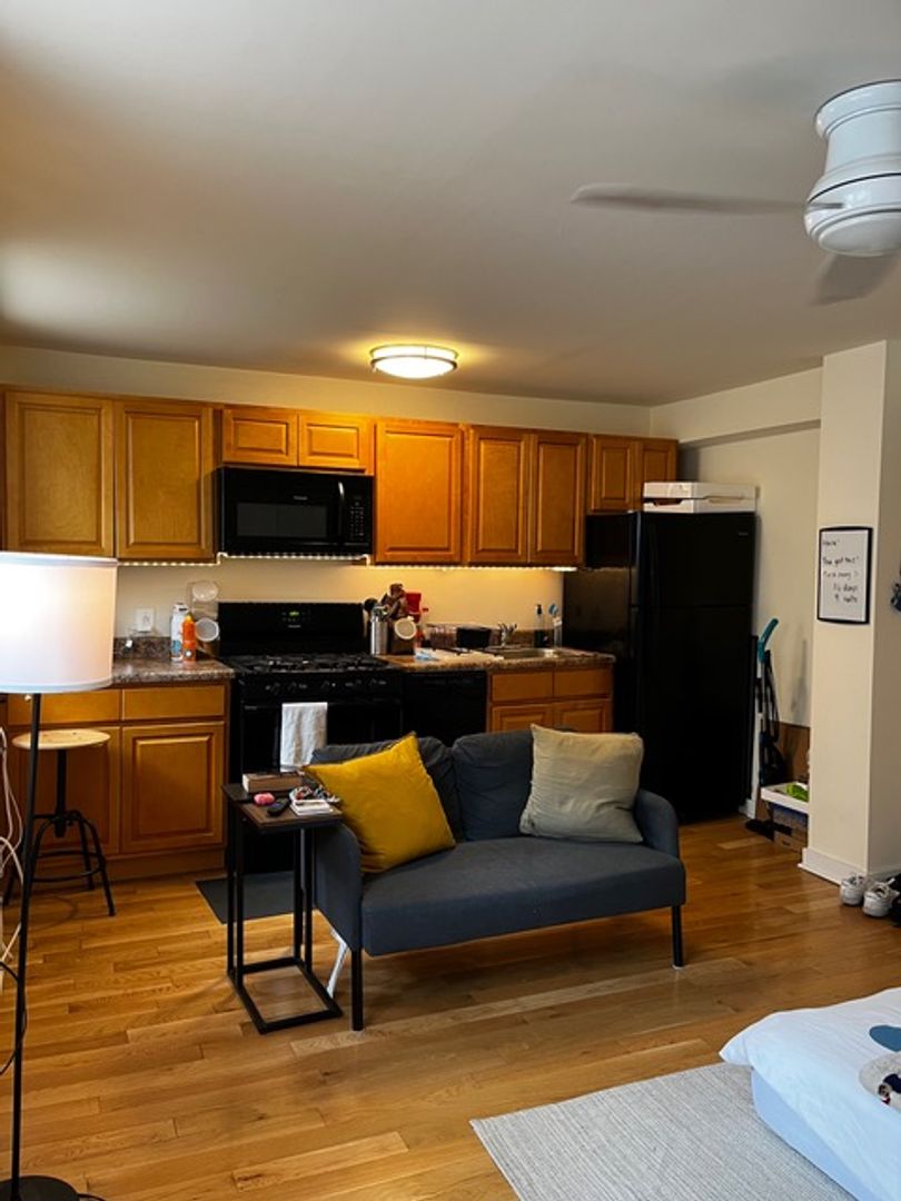 Philadelphia Apartment: 4417 Pine Street