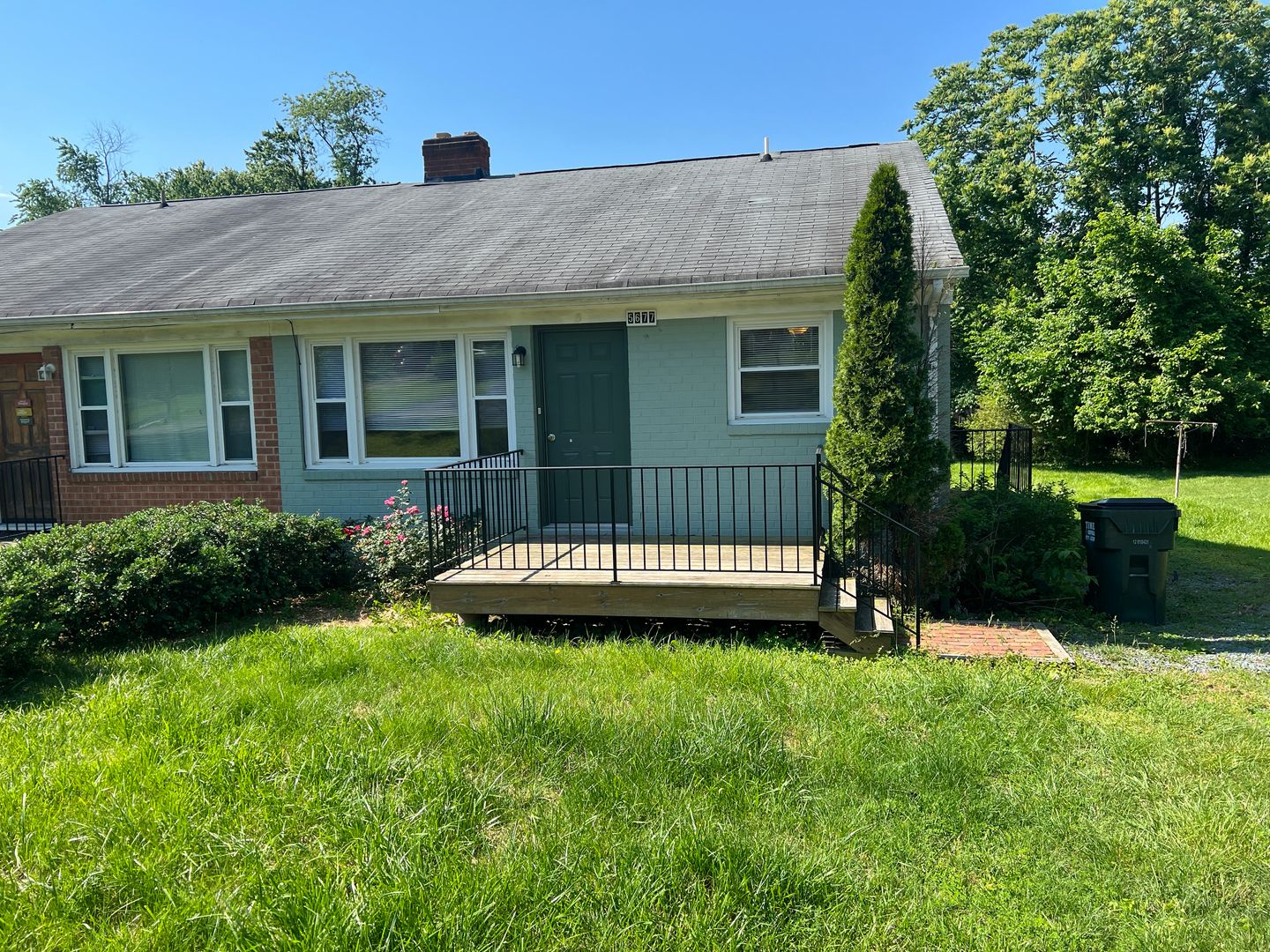 Crozet House: 5677 Myrtle Street