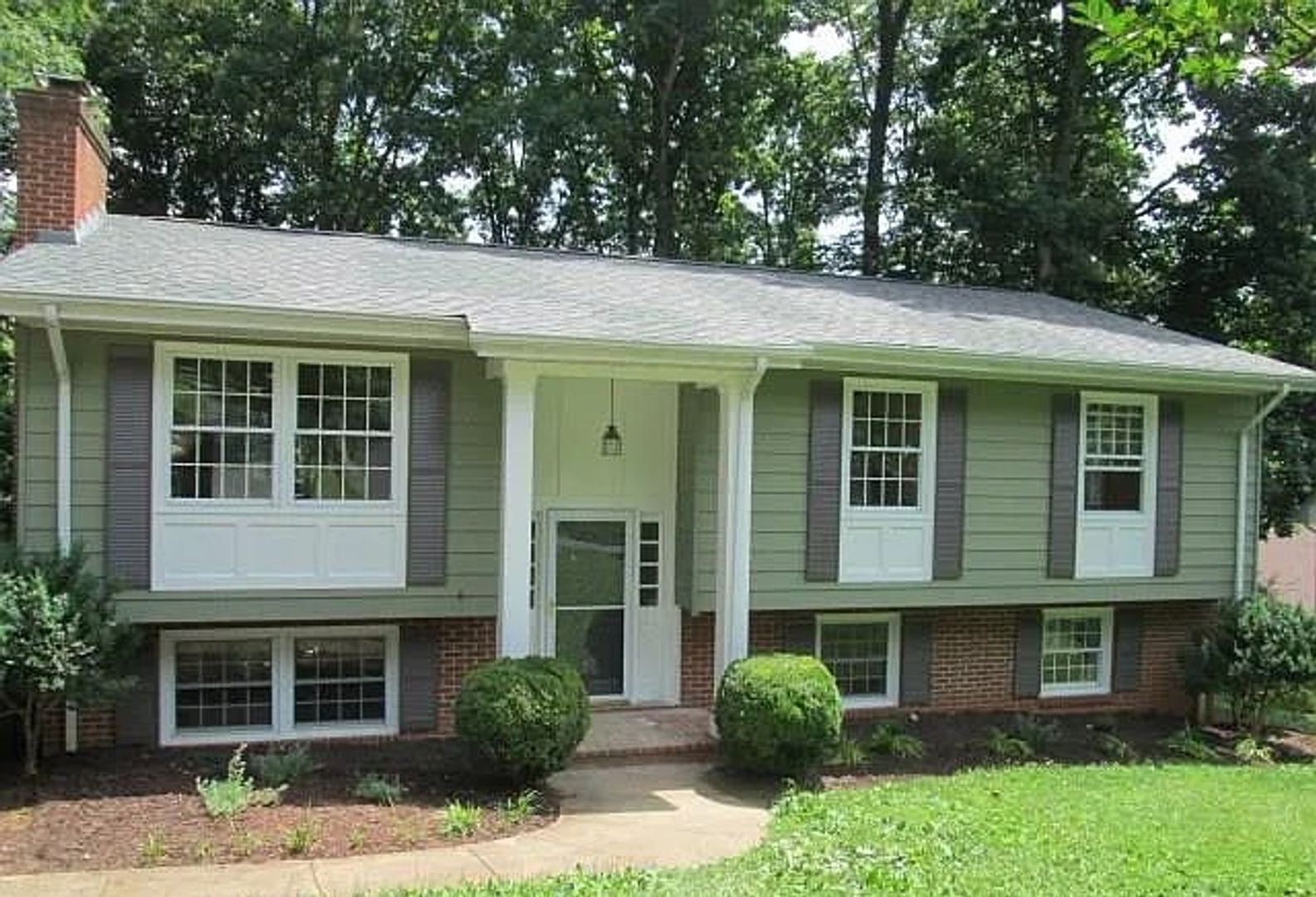 Charlottesville House: 508 Nottingham Drive