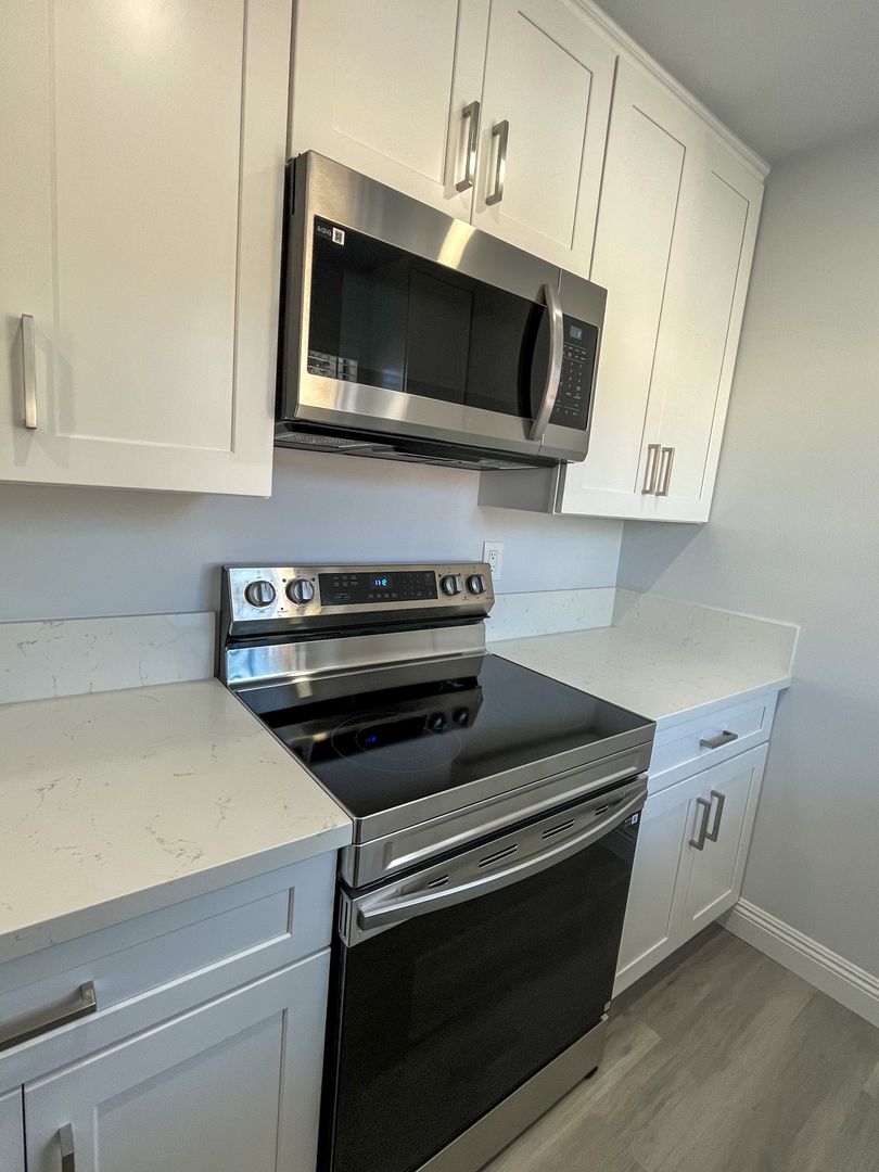 Oceanside Apartment: 322 Garrison Street