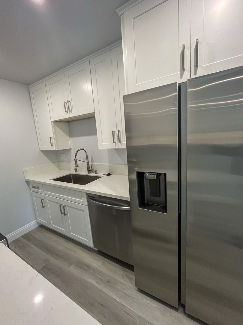 Oceanside Apartment: 322 Garrison Street