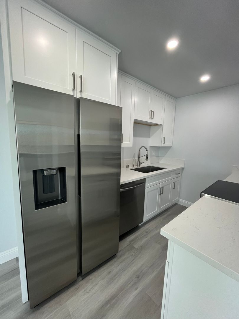 Oceanside Apartment: 3586 Mesa Dr.