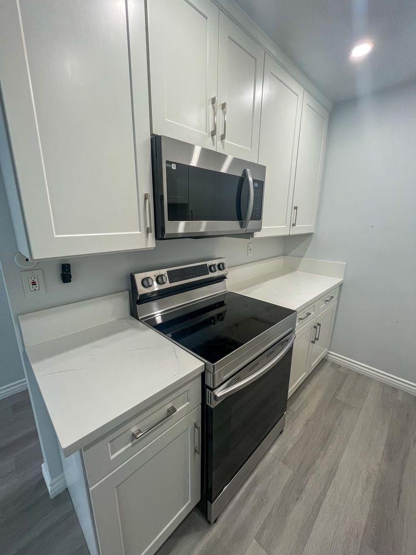 Oceanside Apartment: 322 Garrison Street