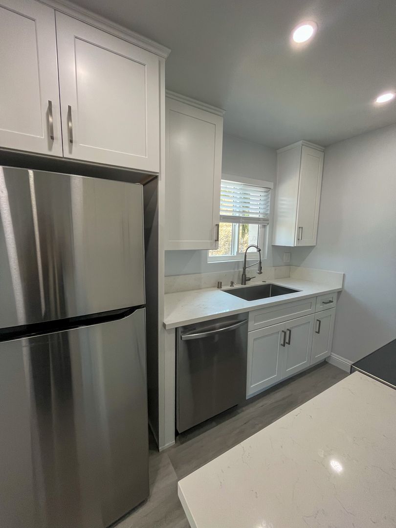 Oceanside Apartment: 322 Garrison Street