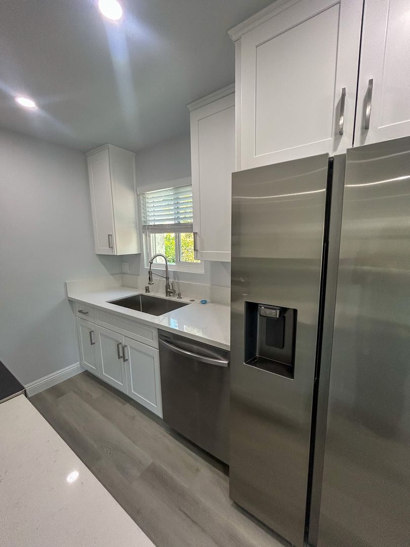 Oceanside Apartment: 3586 Mesa Dr.