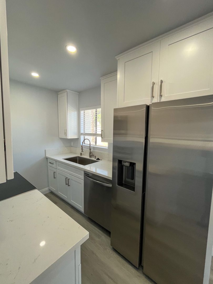 Oceanside Apartment: 3586 Mesa Dr.