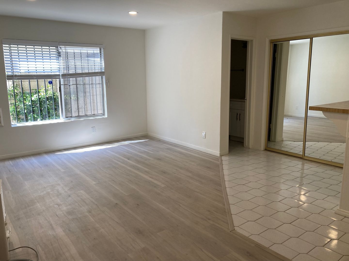 Marina del Rey Apartment: 119 Driftwood St.