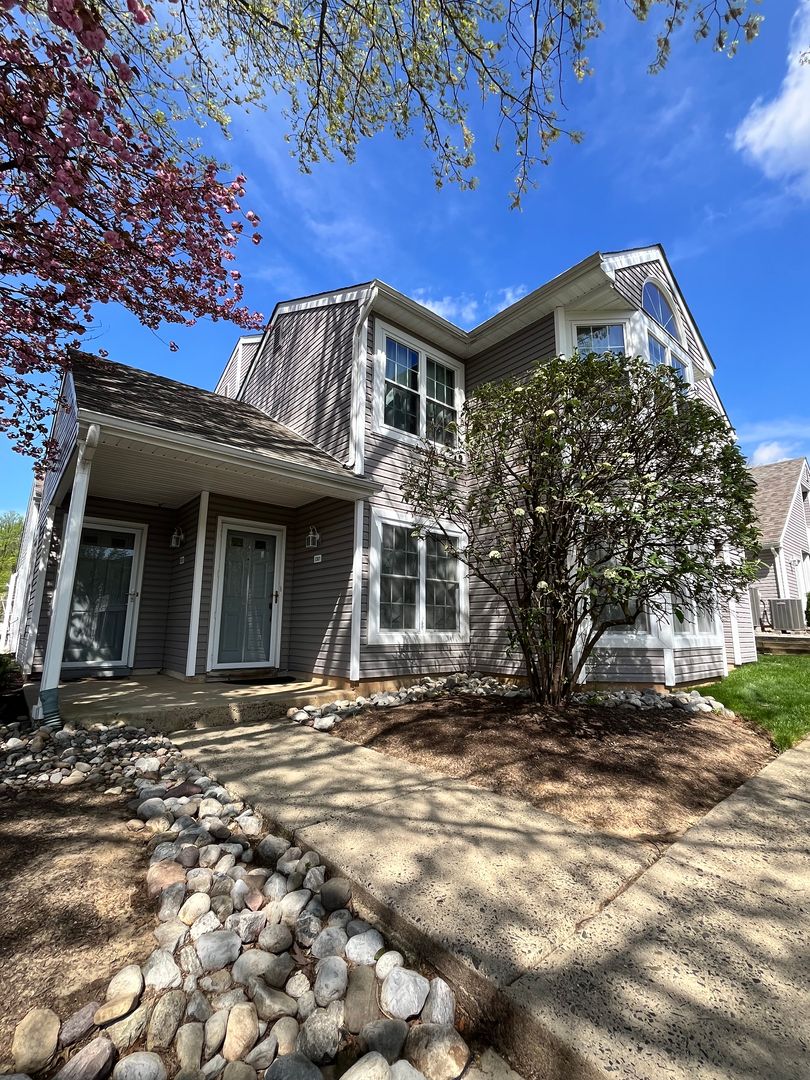 Holland Condo: 3301 Atkinson Pl