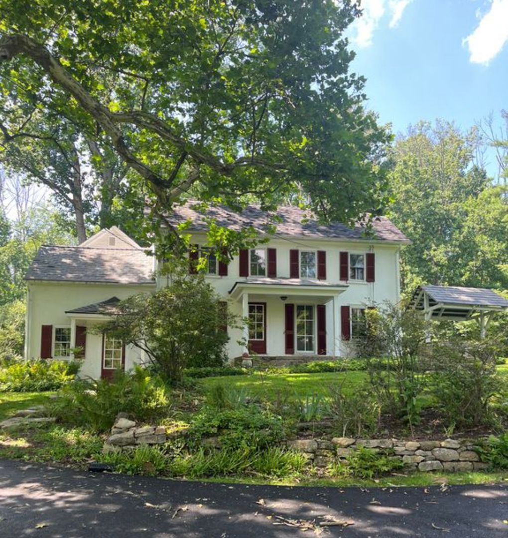 Doylestown House: 4446 Church Rd