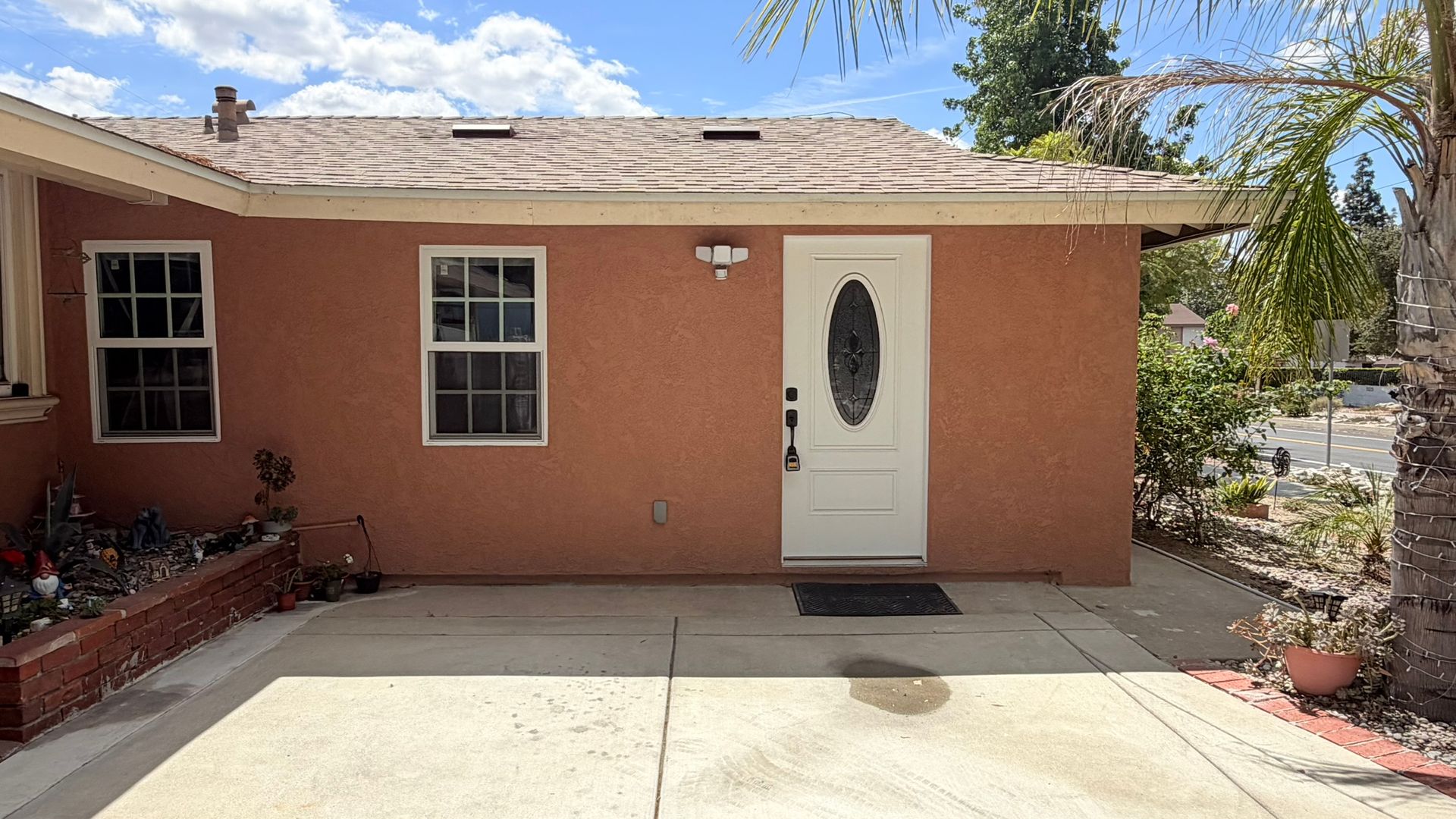 Claremont House: 510 S College Ave