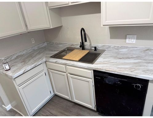 New remodeled 2 bedroom 1 bath unit with private patio and full size washer and dryer hookups!! – photo 1