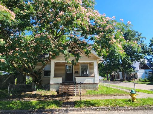 1436 Sycamore St, Terre Haute, IN 47807