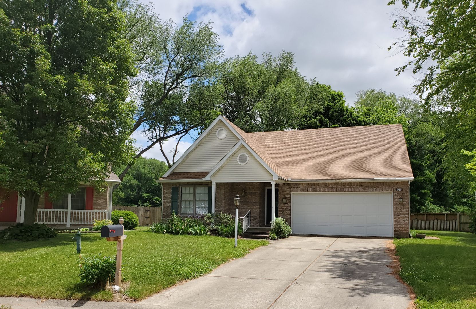 Terre Haute House: 1760 Crab Tree Ct
