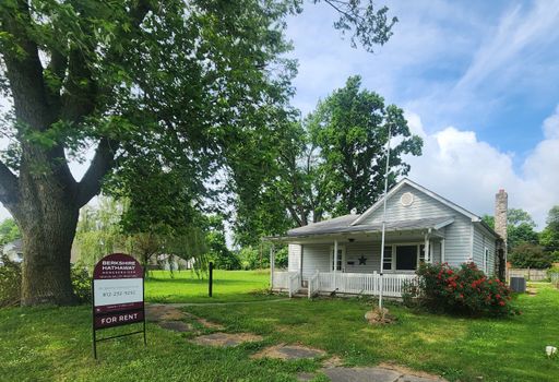 536 N Main St, Clinton, IN 47842