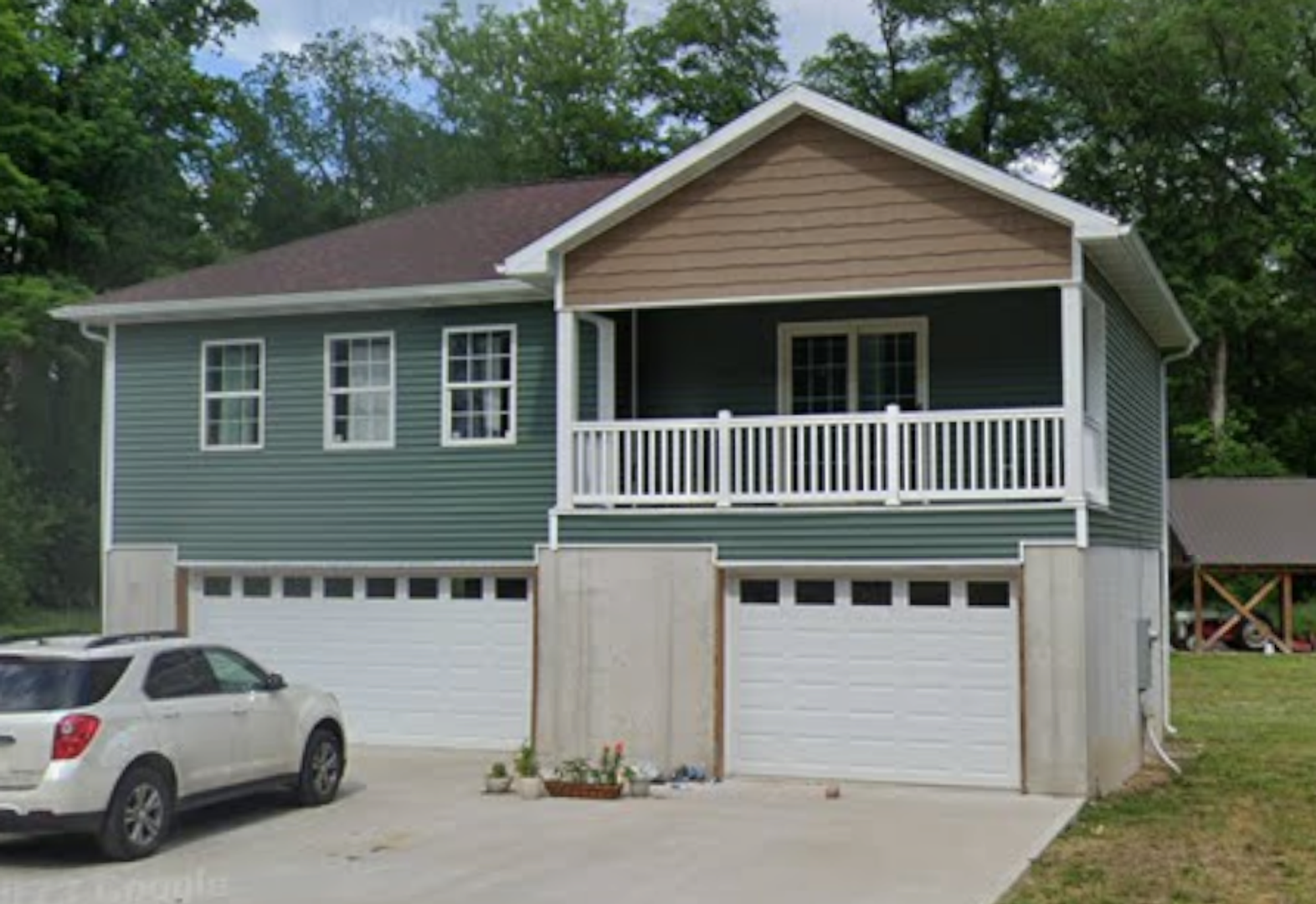 Clinton House: 537 N 6th St