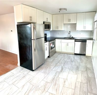 Renovated 2 Bedroom With Ocean Views! | Available November 1st!