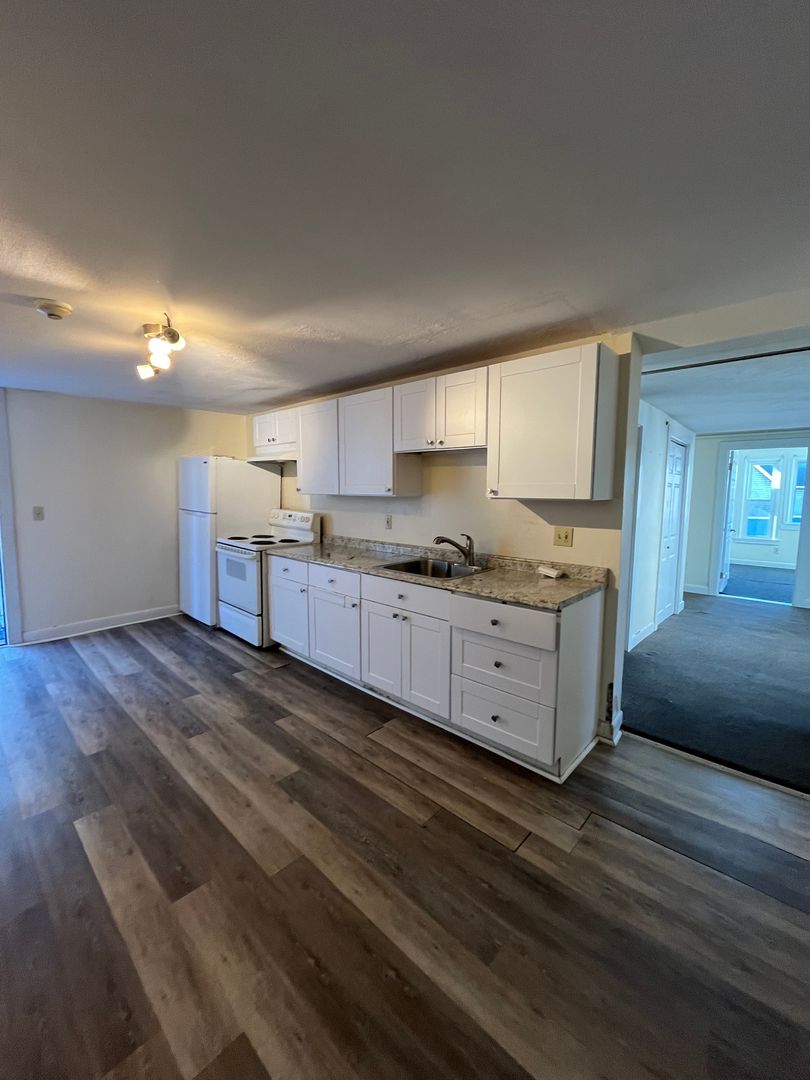 Onset Apartment: 215 Onset Ave