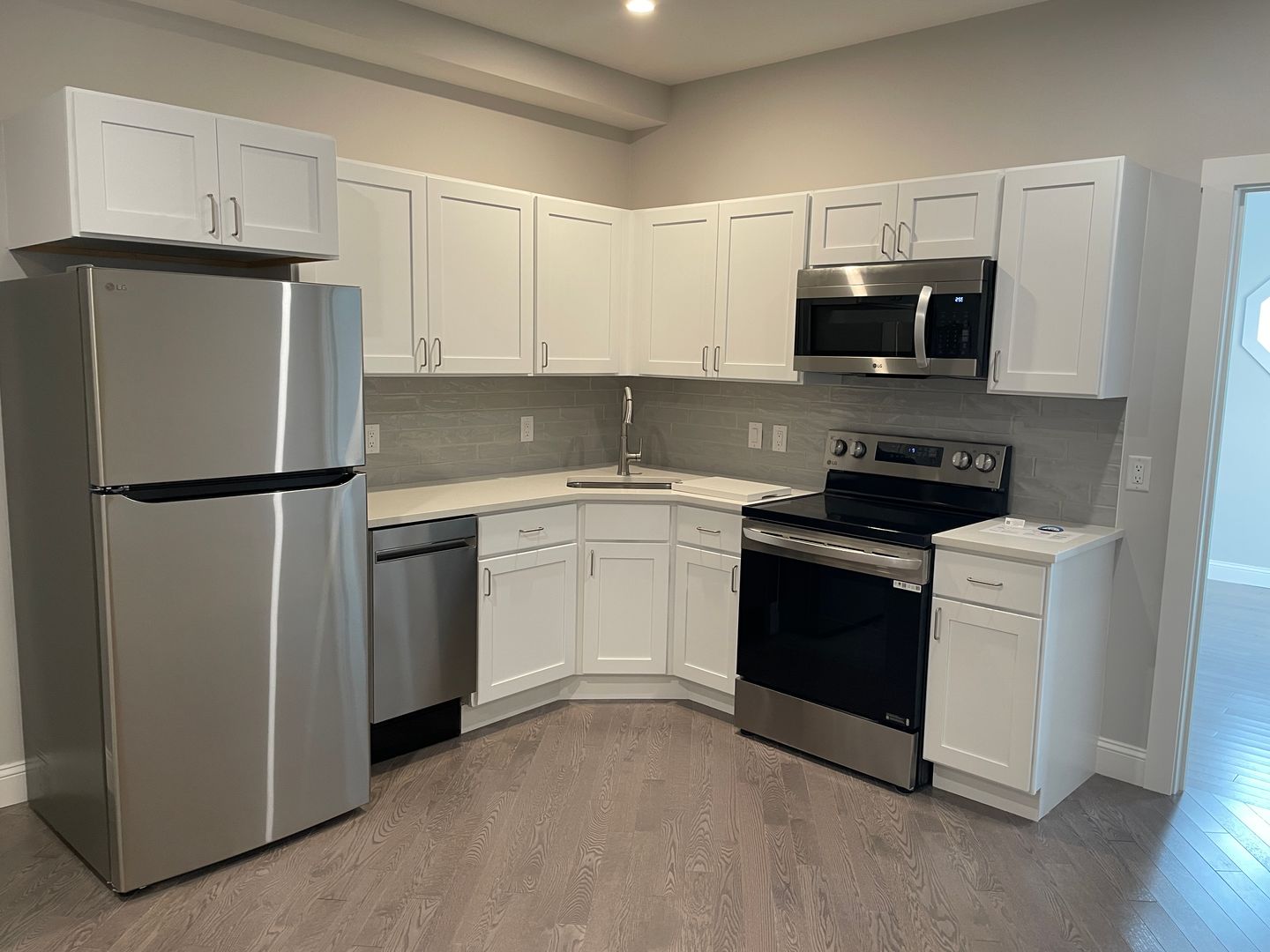 Harwich Apartment: 328 Bank Street