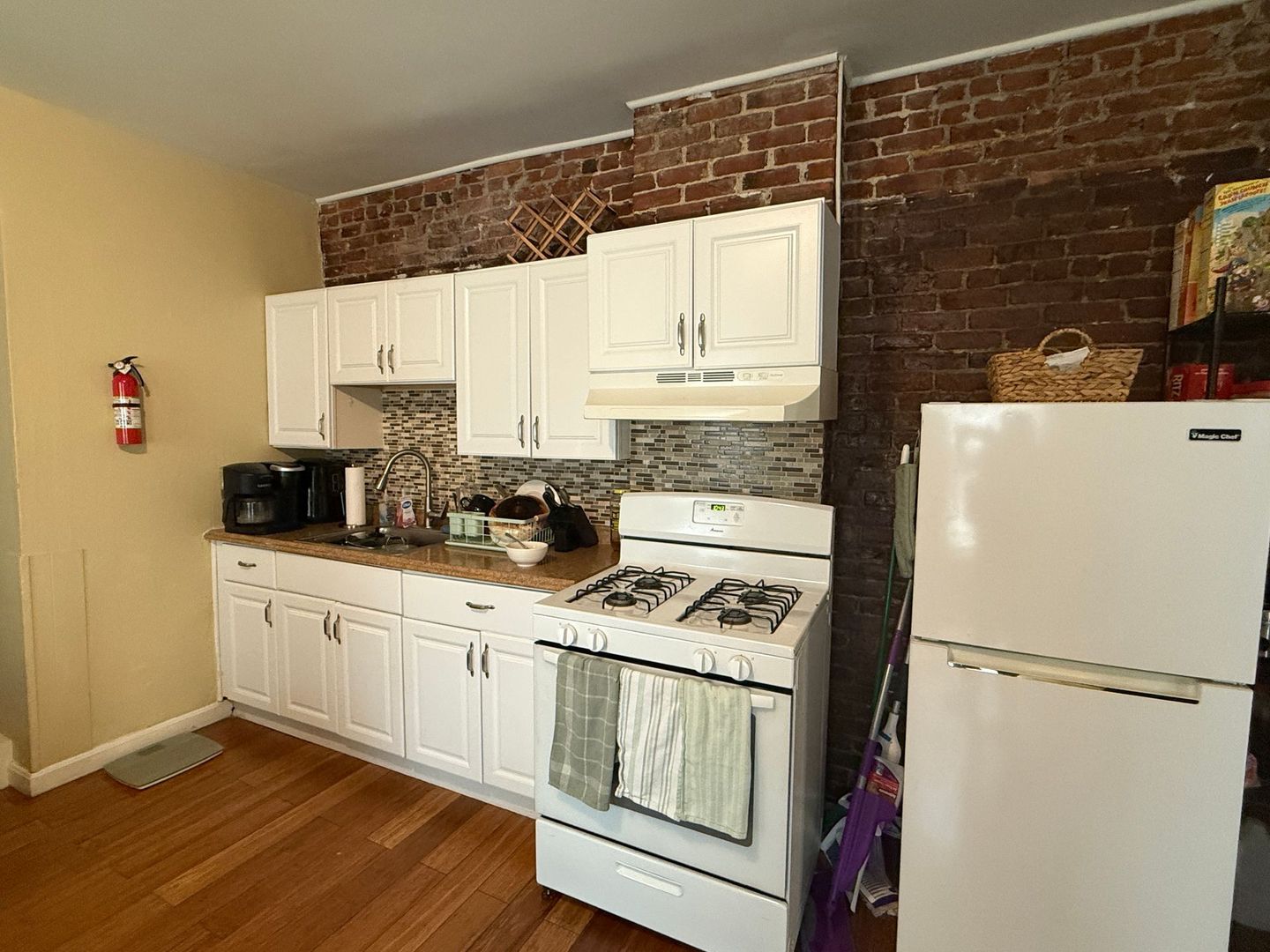 East Boston Apartment: 147 Meridian Street