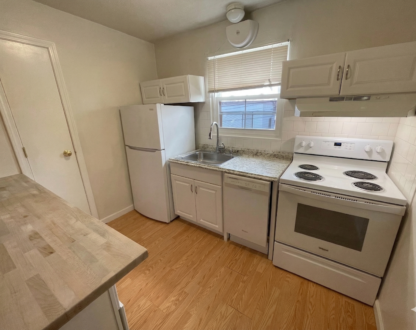 Bourne Apartment: 21 & 25 Thomas Ave