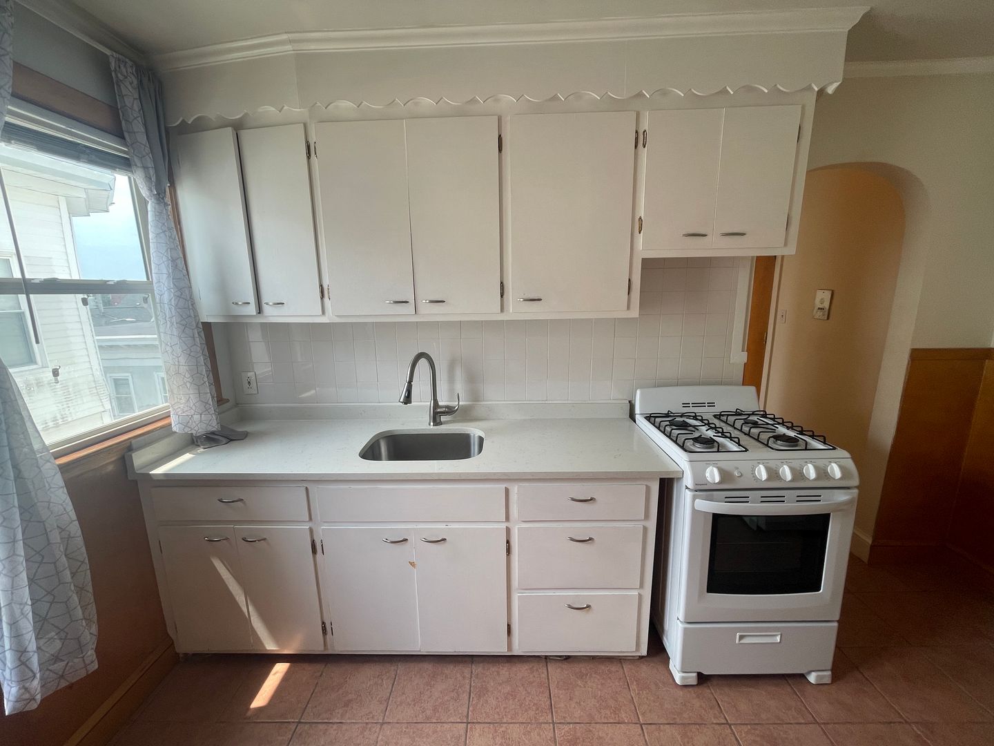 Winthrop Apartment: 87-90 Winthrop Shore Drive