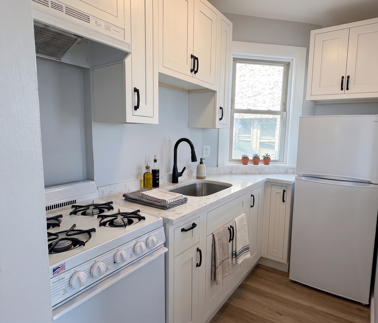 Winthrop Apartment: 87-90 Winthrop Shore Drive