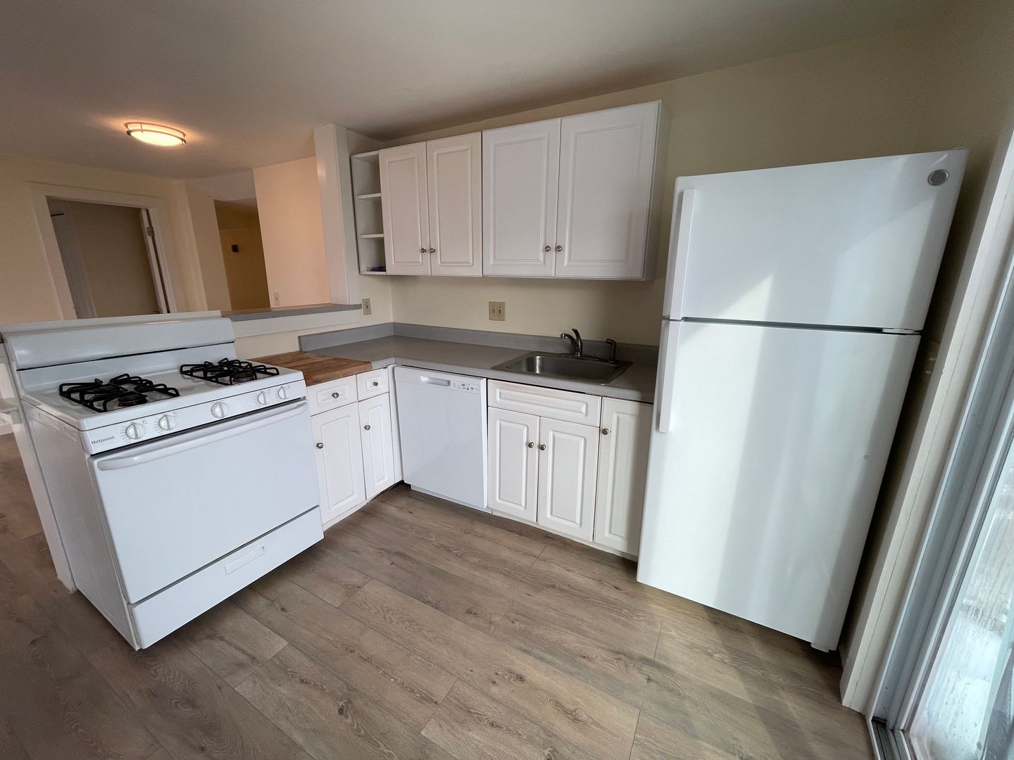 Onset Apartment: 17 Union Ave