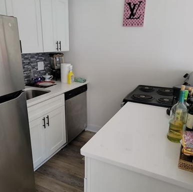 Townhouse-Style 2 Bed / 1.5 Bath Apartment! | Available October 1st!