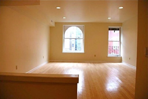 Spacious 2-Bedroom / 2-Bathroom Apt in a Historic Building - Temple – photo 1