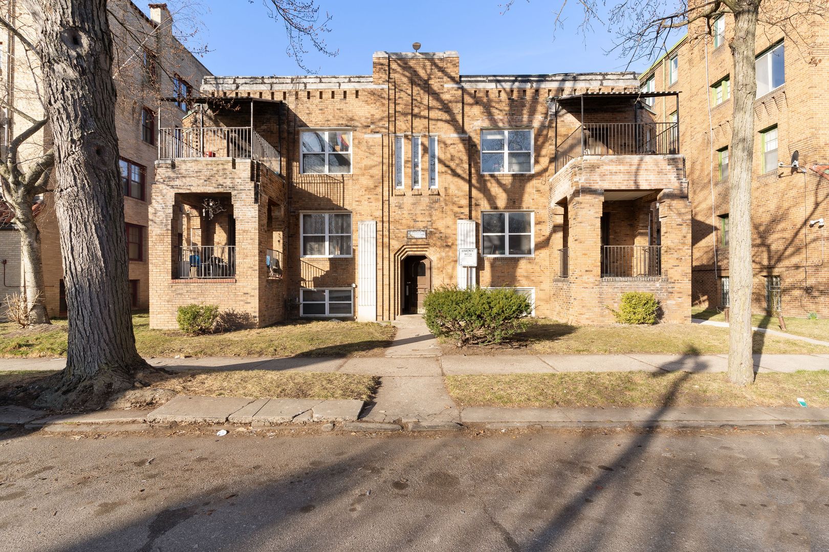 DETROIT Apartment: 17701 MANDERSON