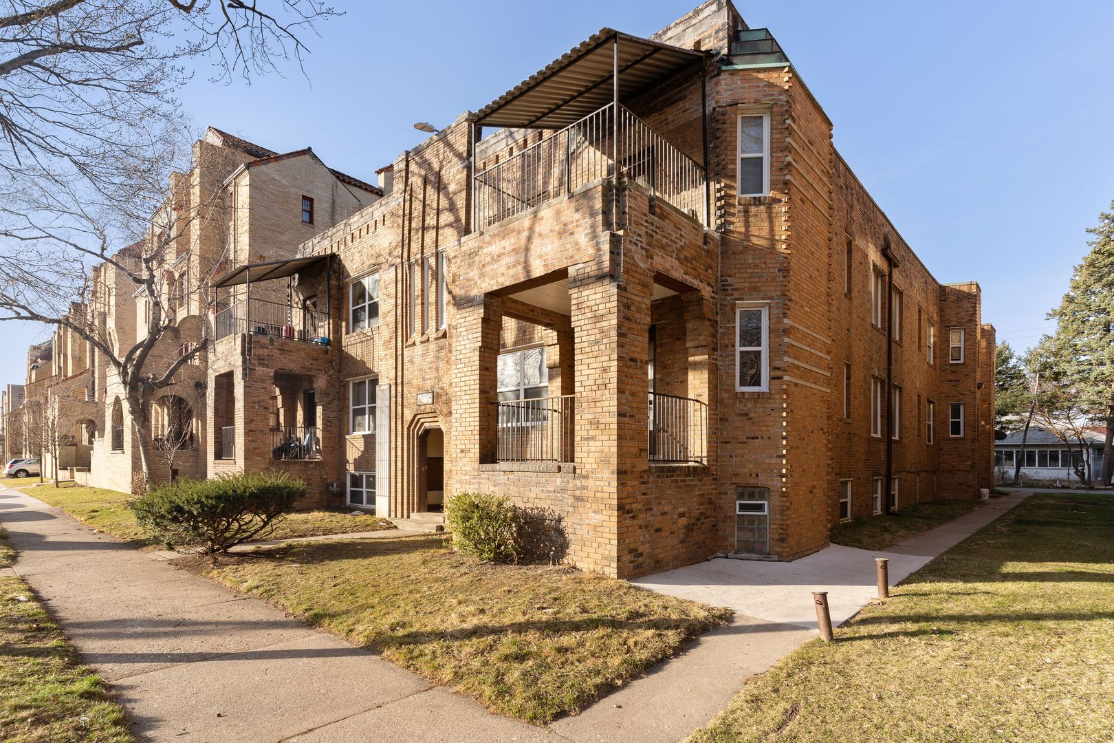 DETROIT Apartment: 17701 MANDERSON