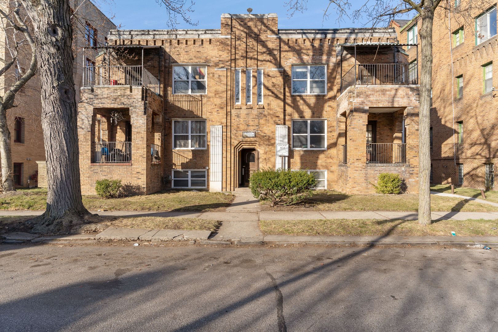 DETROIT Apartment: 17701 MANDERSON