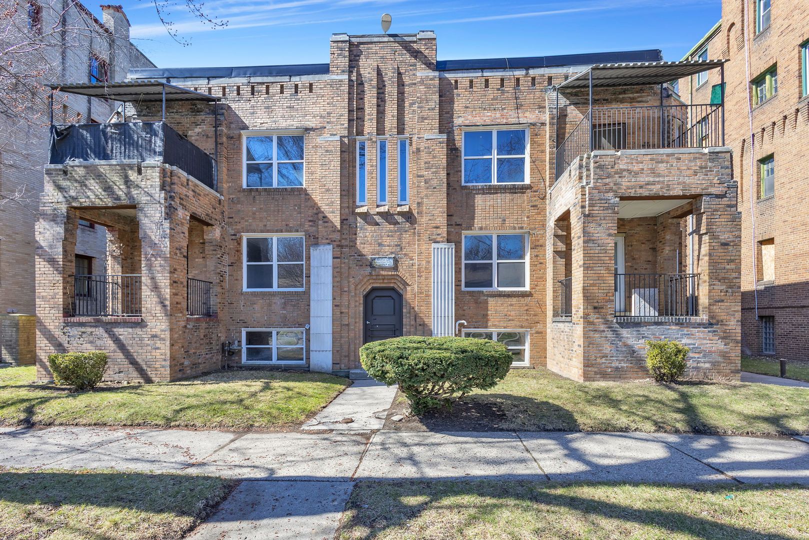 DETROIT Apartment: 17701 MANDERSON