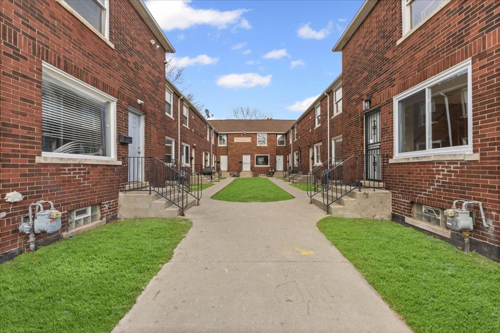 DETROIT Apartment: 764 WOODMERE