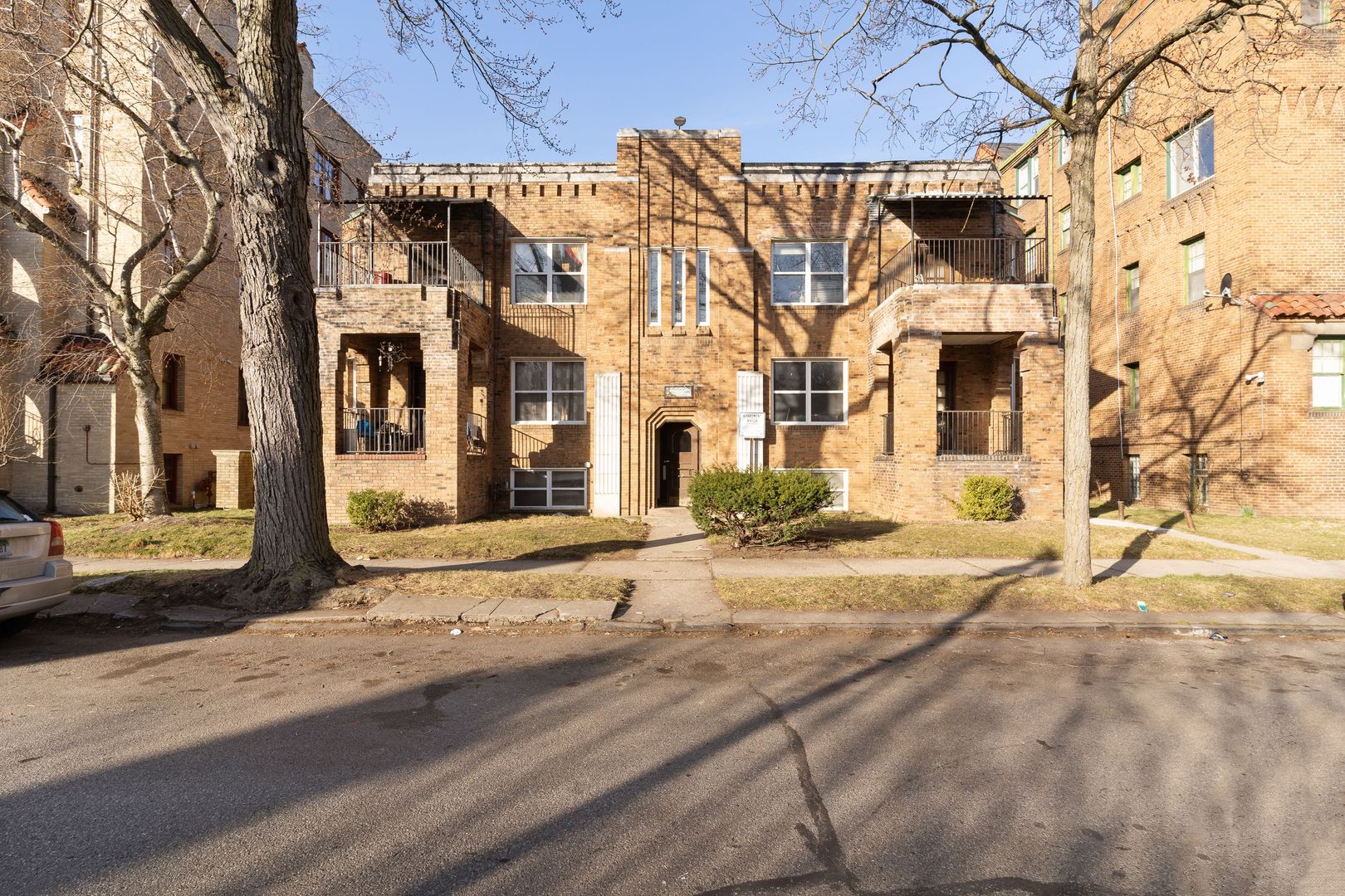 DETROIT Apartment: 17701 MANDERSON