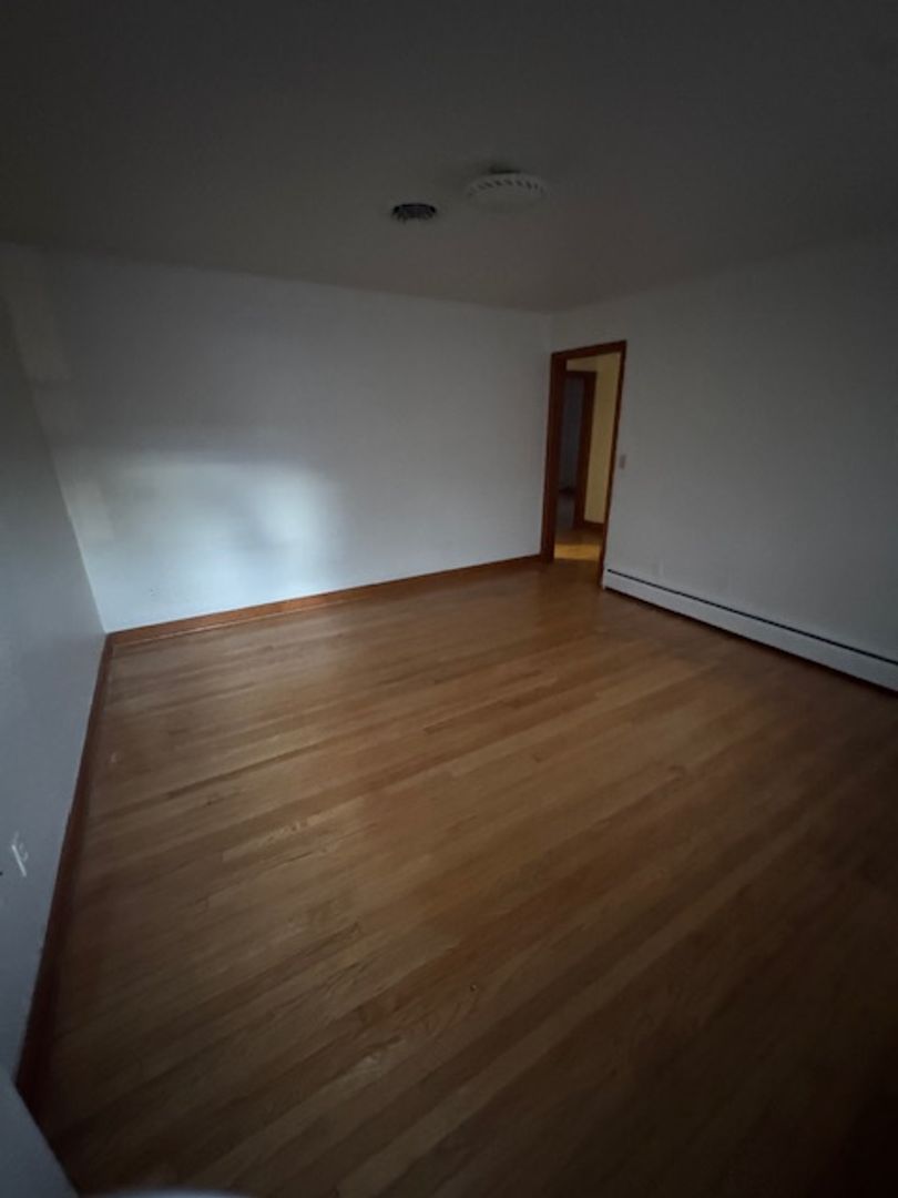 Blacksburg Apartment: 1018 Montgomery St