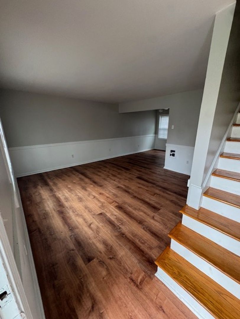 Pulaski Apartment: 700 Skyline Cir