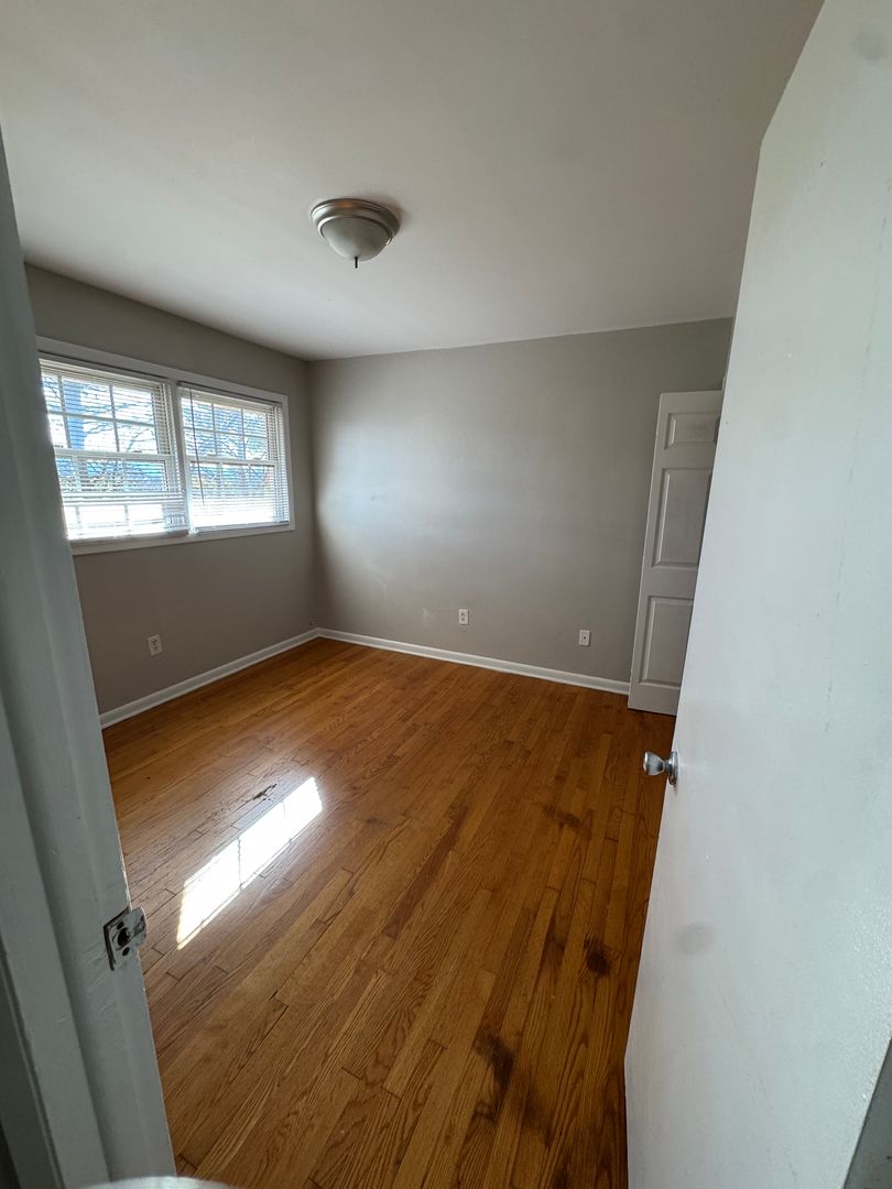 Pulaski Apartment: 700 Skyline Cir