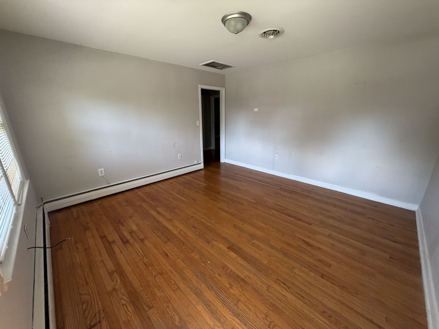 Blacksburg Apartment: 1016 Montgomery St