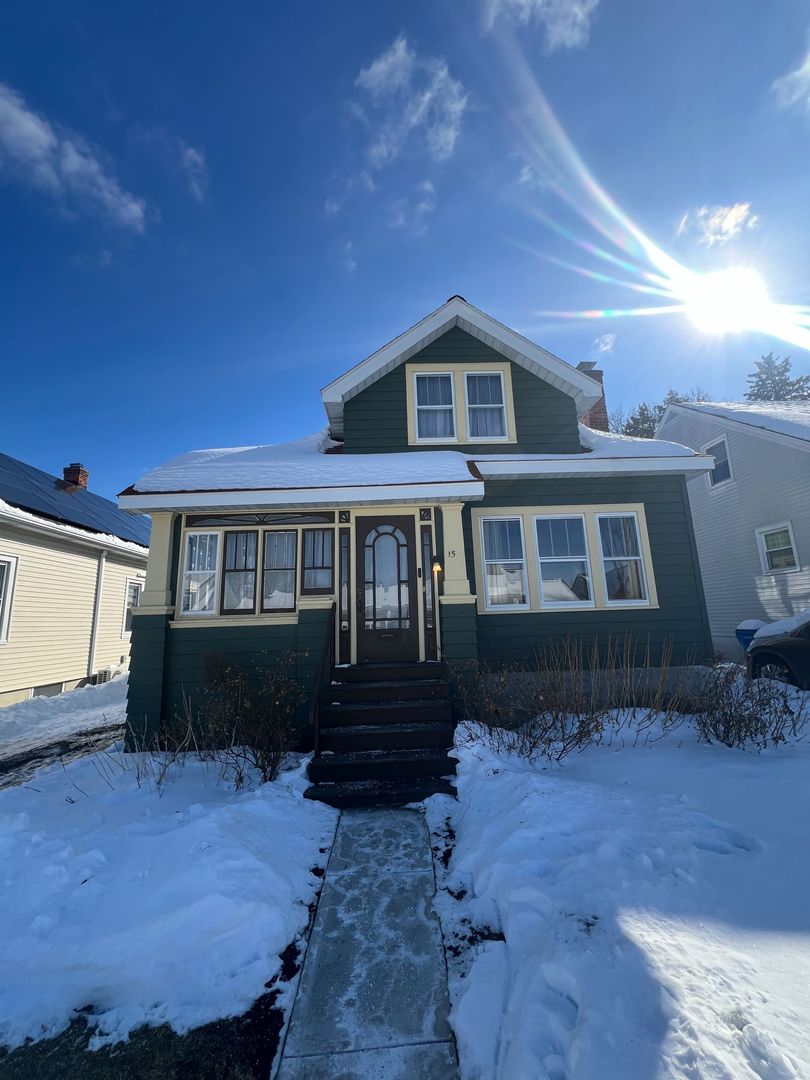 Albany House: 15 Clayton Place