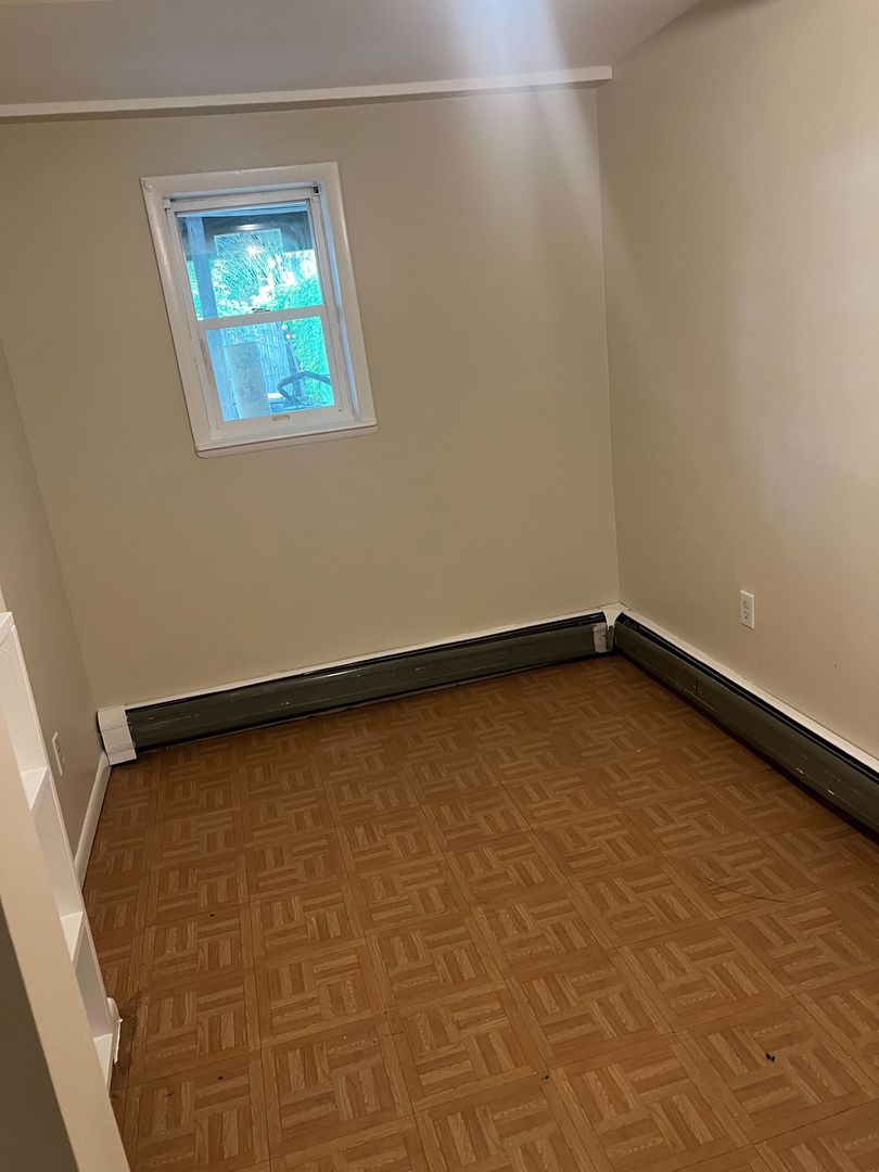 Albany Apartment: 238 Ontario Street