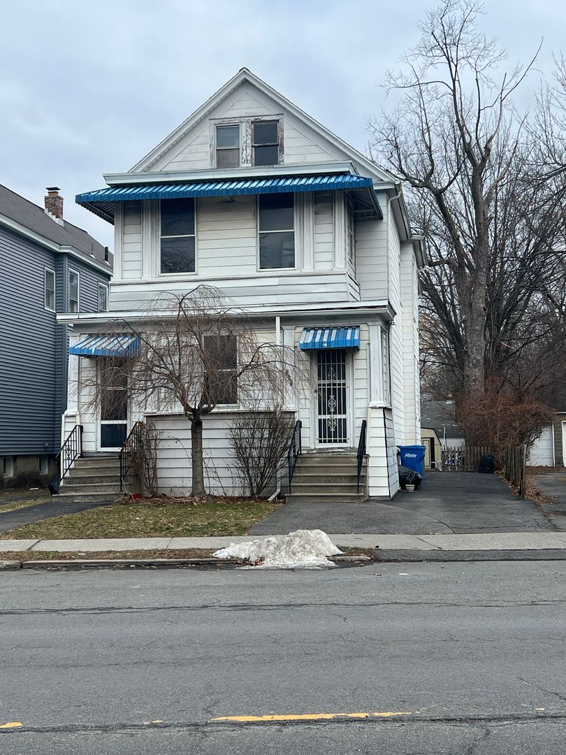 Albany Apartment: 315 New Scotland Ave